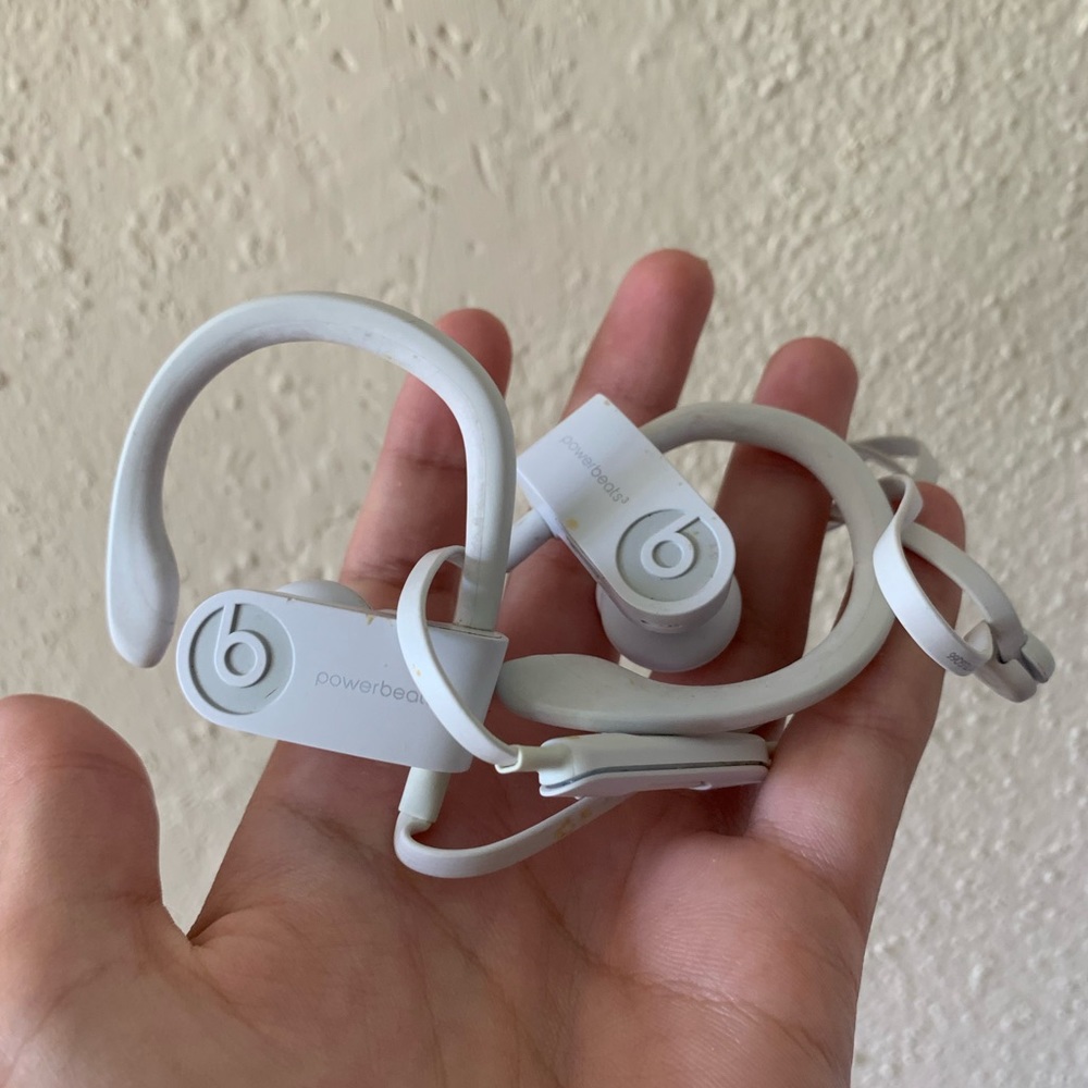 Beats By Dre Powerbeats3 (original accessories)